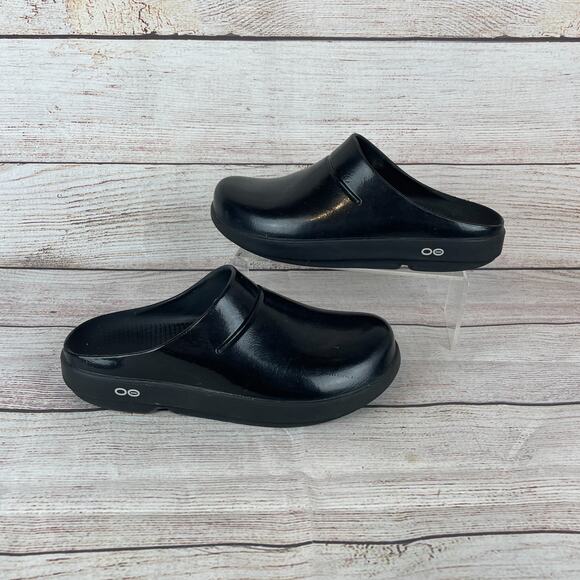 OOFOS Shoes - OOFOS OOcloog Luxe Womens Sz 10 Clogs Black Patent Leather